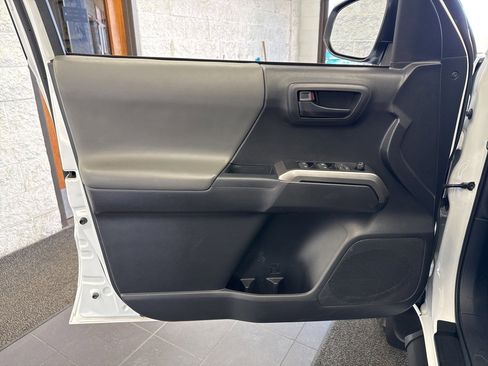 Used 2022 Toyota Tacoma SR5 image 36