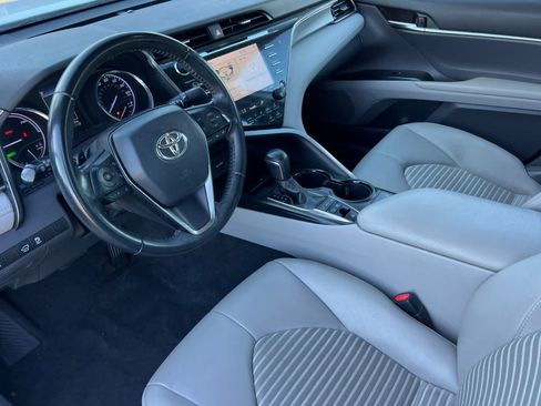 Used 2019 Toyota Camry SE w/ Audio Package FWD image 9