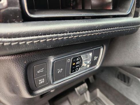 Used 2022 Lincoln Nautilus Reserve image 32