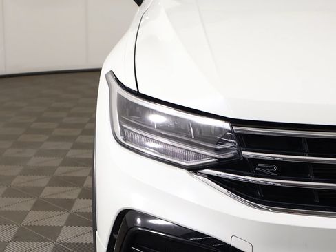 Used 2023 Volkswagen Tiguan SE R-Line FWD image 15