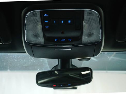 Used 2018 Jeep Grand Cherokee Altitude image 22