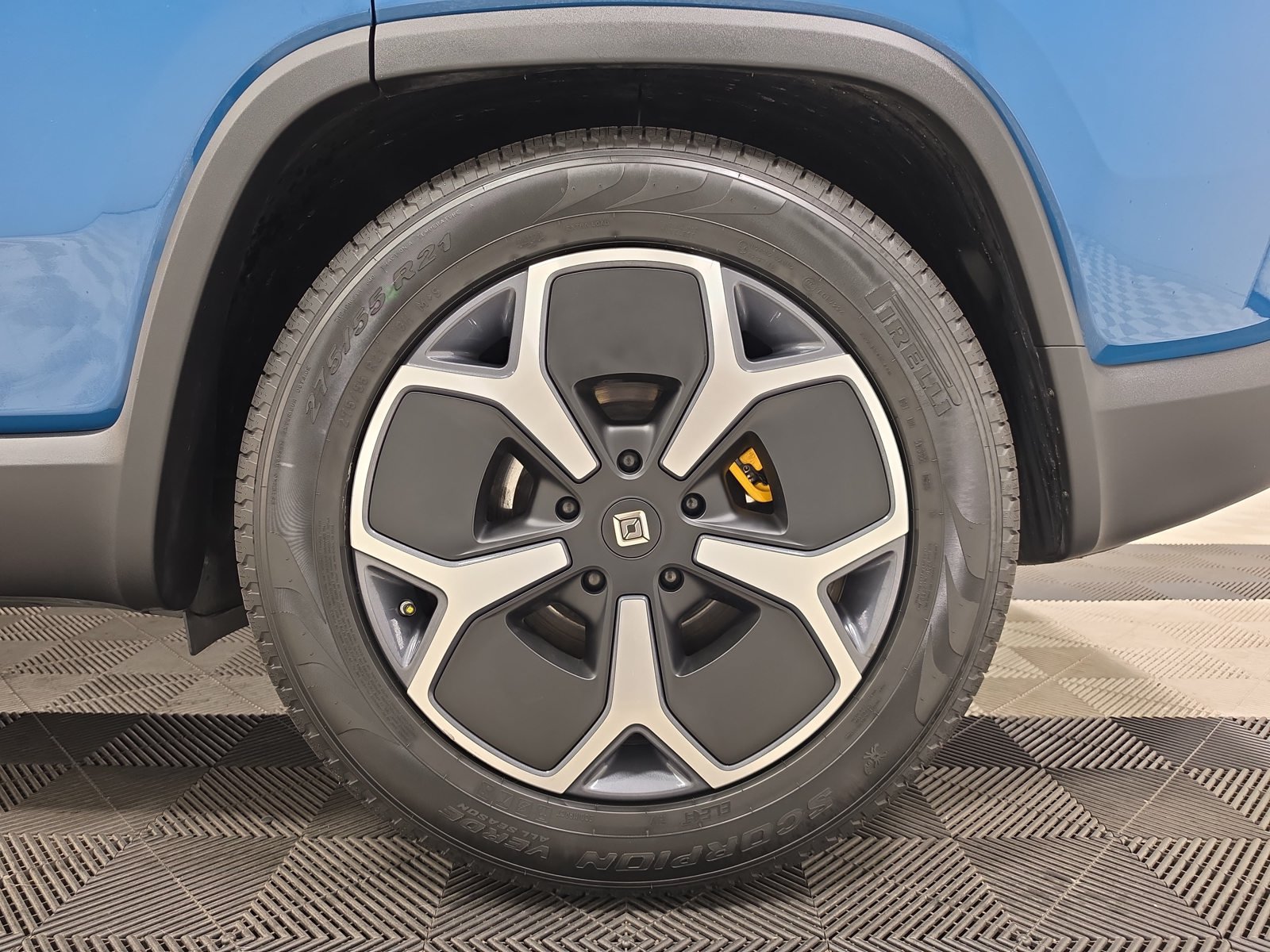 Used 2023 Rivian R1S Adventure Quad AWD/4WD image 10