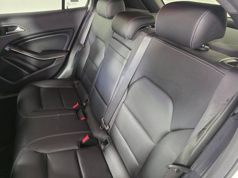 Used 2020 Mercedes-Benz GLA 250 4MATIC image 15