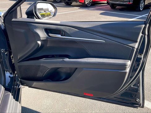 Used 2025 Toyota Camry SE image 27