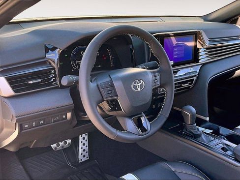 New 2026 Toyota Camry Hybrid FWD image 6