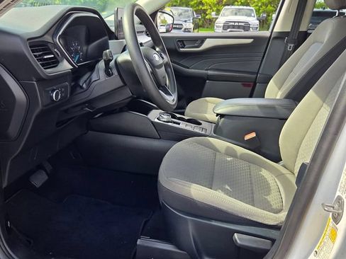 Used 2022 Ford Escape SE FWD image 9