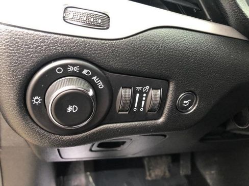 Used 2015 Jeep Cherokee Trailhawk w/ Comfort/Convenience Group image 27