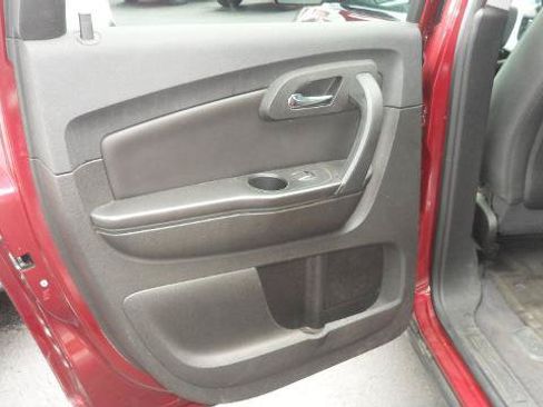 Used 2011 Chevrolet Traverse LT w/ Personal Connectivity Package FWD image 14