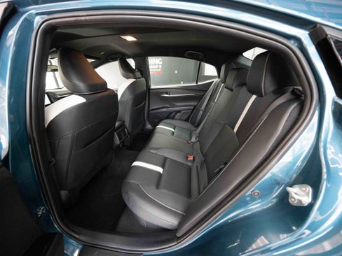 Used 2025 Toyota Camry SE image 23