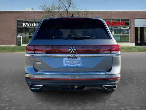 Used 2024 Volkswagen Atlas SE image 3