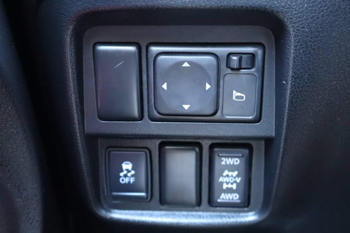 Used 2012 Nissan Juke SV AWD/4WD image 29