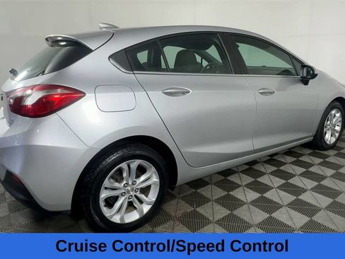 Used 2019 Chevrolet Cruze LT FWD image 10