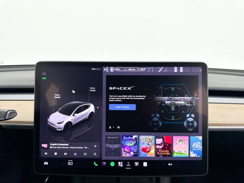 Used 2023 Tesla Model Y AWD image 25