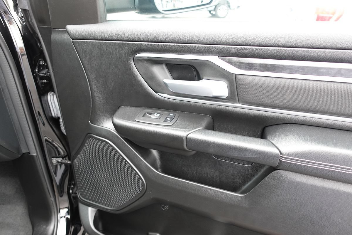Used 2023 RAM 1500 Big Horn AWD/4WD image 34