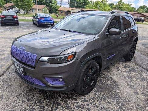 Used 2019 Jeep Cherokee Latitude Plus AWD/4WD image 7