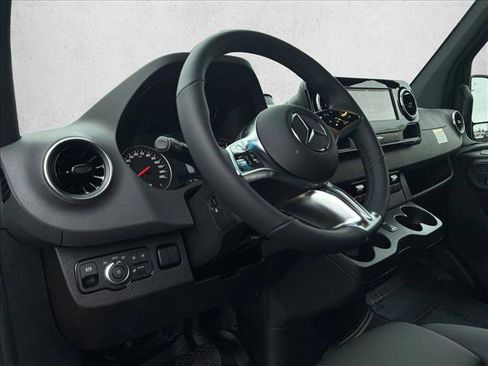 Used 2026 Mercedes-Benz Sprinter 2500 image 10