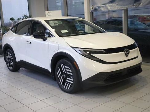 New 2026 Nissan Leaf SV+ w/ Floor Mat Package (SV+) FWD image 2