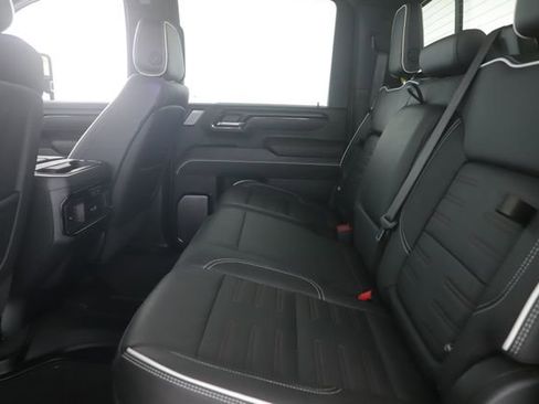Used 2024 GMC Sierra 2500 AT4X AWD/4WD image 30