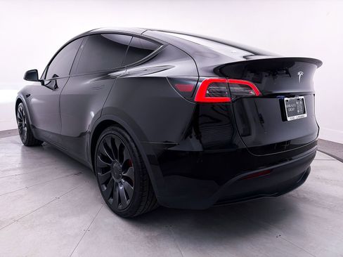 Used 2023 Tesla Model Y Performance AWD/4WD image 13
