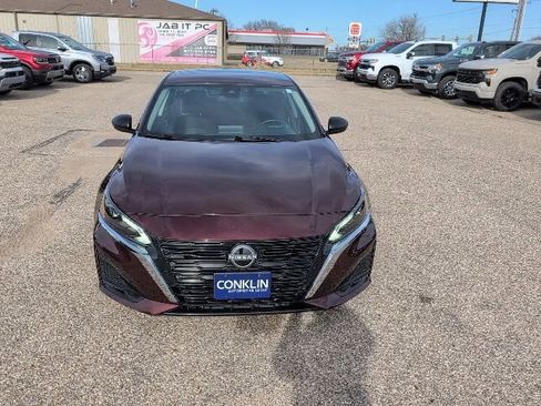 Used 2025 Nissan Altima 2.5 SV image 15