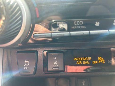 Certified 2022 Toyota RAV4 XLE w/ Convenience Package image 21