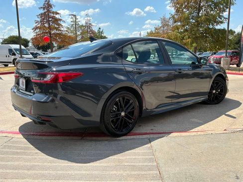 Used 2026 Toyota Camry SE FWD image 6