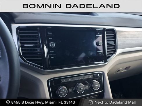 Used 2023 Volkswagen Atlas SE w/ Panoramic Sunroof Package image 17