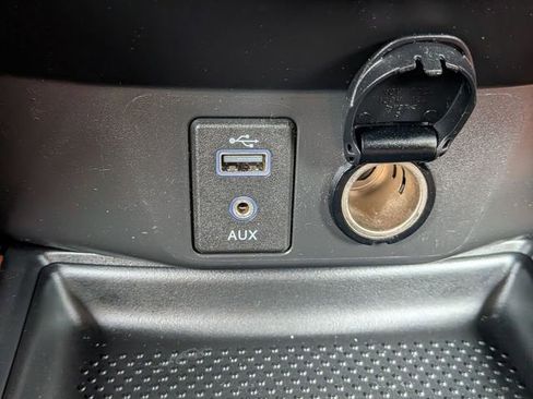 Used 2017 Nissan Rogue SL w/ SL Premium Package image 28