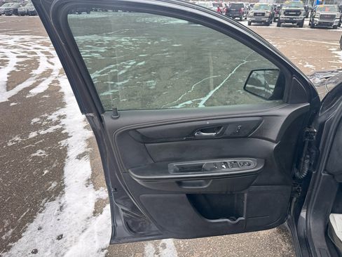 Used 2014 Chevrolet Traverse LT image 14