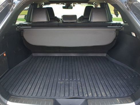 Used 2021 Toyota Venza Limited image 18