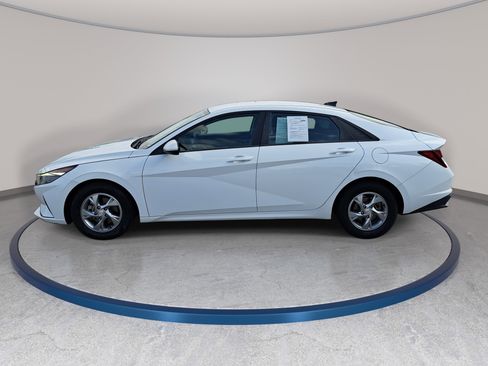 Used 2021 Hyundai Elantra SE FWD image 8