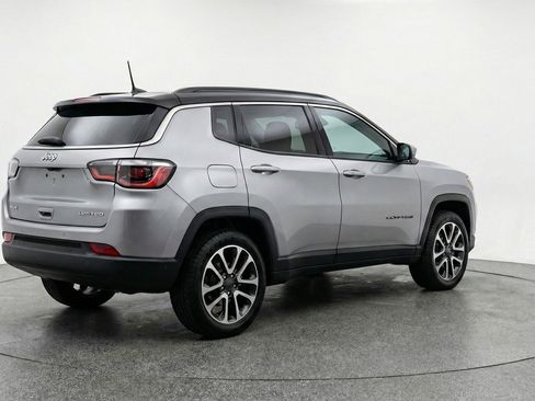 Used 2025 Jeep Compass Trailhawk AWD/4WD image 9