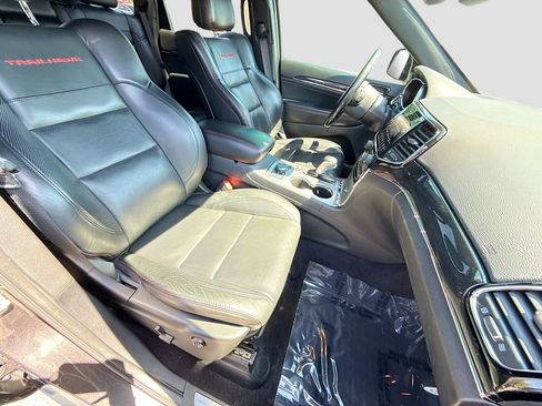 Used 2021 Jeep Grand Cherokee Trailhawk AWD/4WD image 14