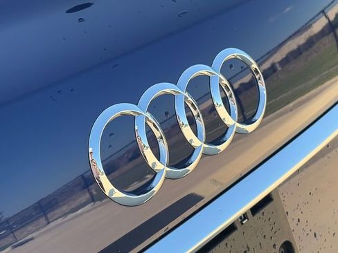 Used 2022 Audi Q7 3.0T Premium Plus w/ Premium Plus Package AWD/4WD image 12