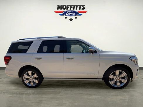 Used 2024 Ford Expedition Platinum AWD/4WD image 6