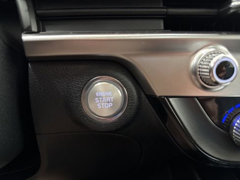 Used 2025 Kia Telluride S image 12