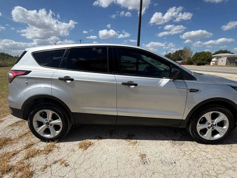 Used 2018 Ford Escape S FWD image 4