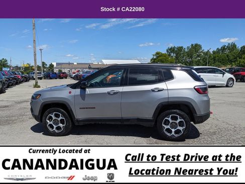 Used 2022 Jeep Compass Trailhawk w/ Trailhawk Convenience Group AWD/4WD image 4