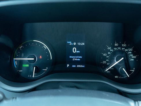 Used 2024 Toyota Sienna XSE image 12