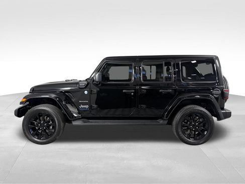 Used 2023 Jeep Wrangler Unlimited Sahara w/ Cold Weather Group AWD/4WD image 10