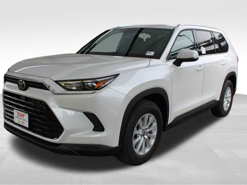 New 2026 Toyota Grand Highlander AWD image 9