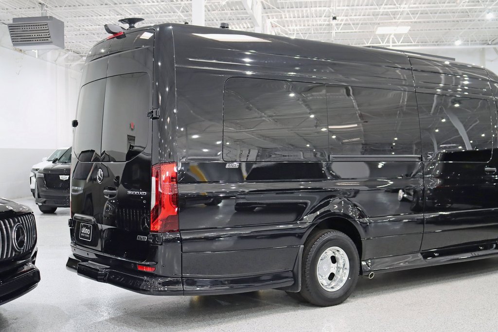 Used 2024 Mercedes-Benz Sprinter 3500 image 9