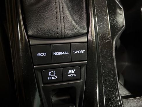 Used 2025 Toyota Camry LE FWD image 25