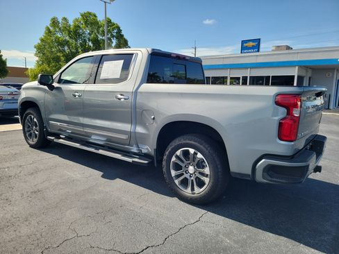 Used 2024 Chevrolet Silverado 1500 High Country w/ Technology Package AWD/4WD image 3