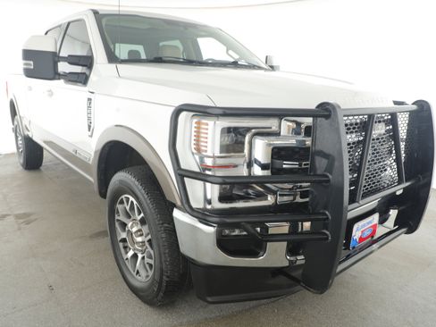 Used 2020 Ford F250 Lariat w/ Lariat Ultimate Package image 3