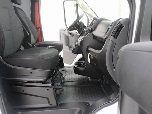 Used 2025 RAM ProMaster 2500 w/ Convenience Group image 18