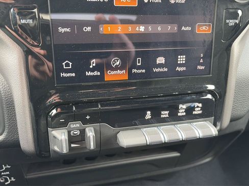 Used 2026 RAM 2500 Big Horn AWD/4WD image 10