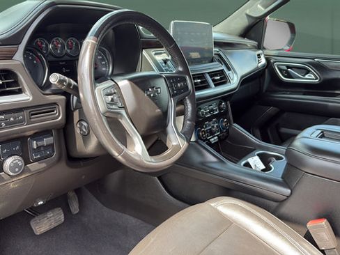 Used 2021 Chevrolet Tahoe Z71 w/ Z71 Signature Package AWD/4WD image 19