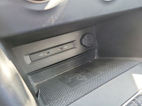 Used 2022 Volkswagen Taos SE FWD image 21