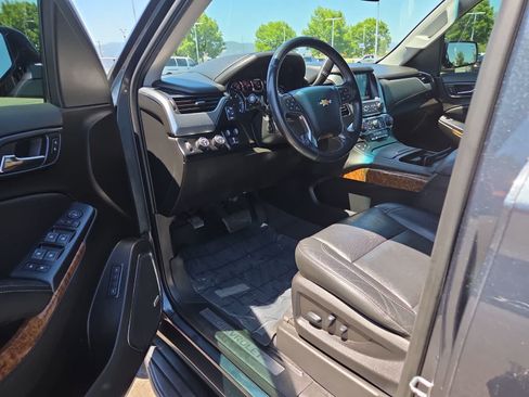 Used 2019 Chevrolet Suburban Premier AWD/4WD image 10